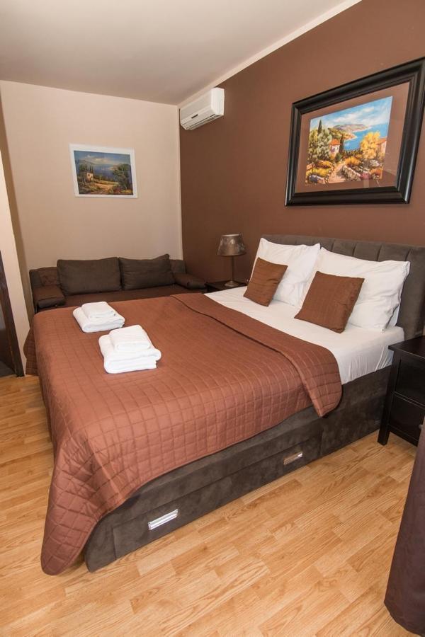 Bed & Breakfast Anita Medulin Exterior foto